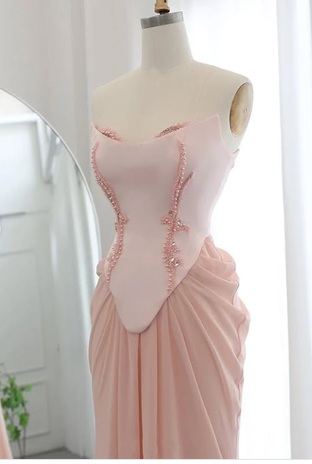 Trägerloses A-Linien-Ballkleid im Meerjungfrauen-Stil in Rosa, Abend- und Ballkleid nv1743