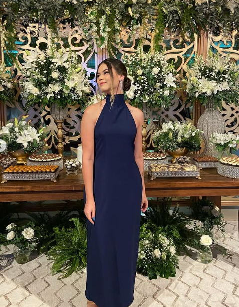 Marineblaues schlichtes, elegantes Neckholder-Abendkleid mit schulterfreiem Ausschnitt und schlankem, langem Satin-Ballkleid, Abendkleid, Partykleid, nv2562