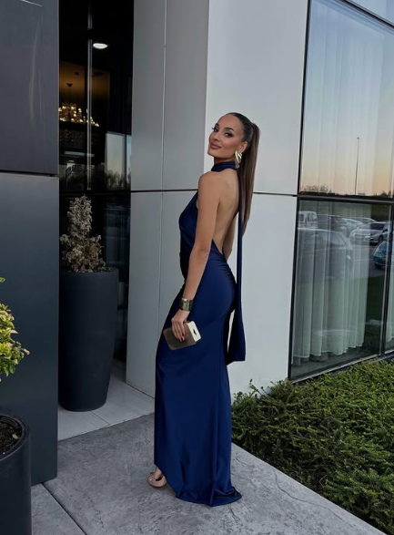 Marineblaues schlichtes, elegantes Neckholder-Abendkleid mit schulterfreiem Ausschnitt und schlankem, langem Satin-Ballkleid, Abendkleid, Partykleid, nv2562