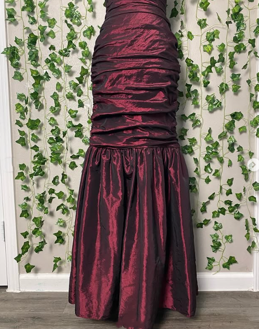 Burgunderrotes, elegantes, langes Satin-Ballkleid mit Spaghettiträgern im Retro-Stil, Partykleid, Abendkleid nv3632