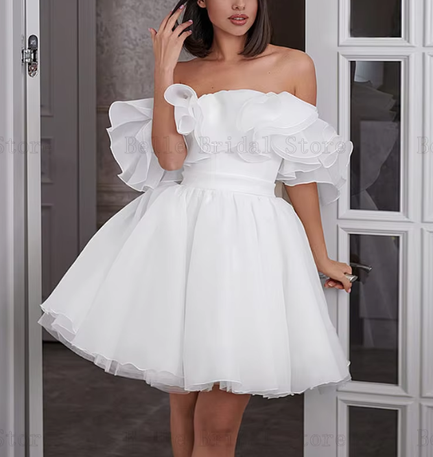 Robe de soirée blanche à épaules dénudées en mousseline de soie et à volants superposés nv1856