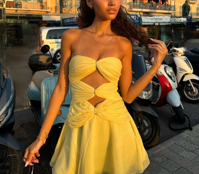 Robe de soirée courte en mousseline de soie jaune à taille dénudée nv4914