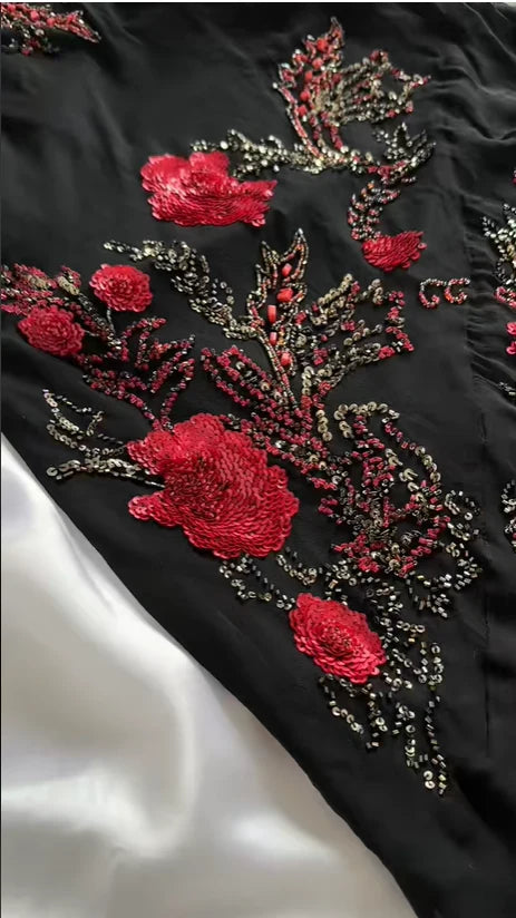 Robe de soirée longue en mousseline de soie, ornée de perles et de fleurs roses, style exquis, noire, nv5368