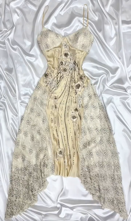 Robe de soirée courte en mousseline de soie jaune crème à fleurs et perles nv5134