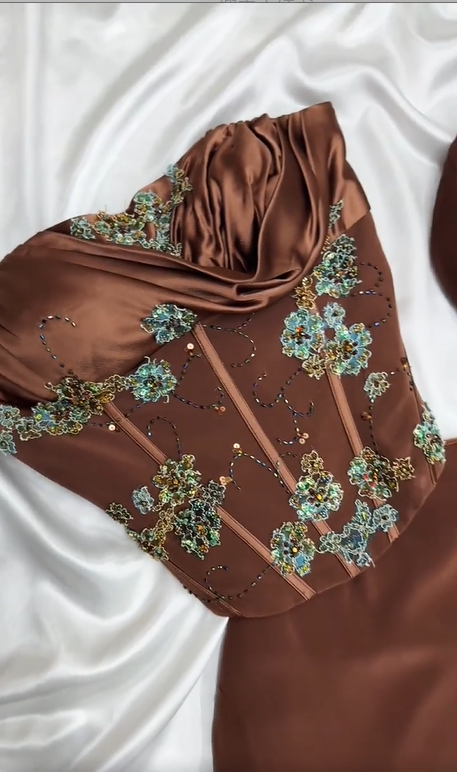 🍫Seidiges schokoladenbraunes Vintage-Ballkleid aus Satin mit Perlen und Blumenmuster, lang, Abendkleid, Partykleid, NV5136