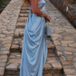 Robe de soirée longue en satin bleu à bretelles élégantes et épaules dénudées nv5215