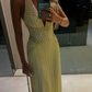 Gelbes, glänzendes, perlenbesetztes, elegantes, schulterfreies, langes Chiffon-Ballkleid, Abendkleid NV5218