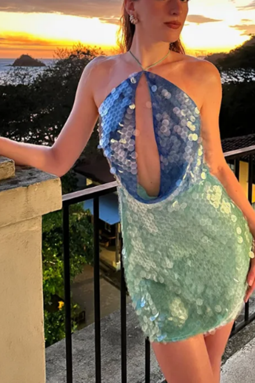 Robe de cocktail courte à paillettes bleu vert brillant NV5220