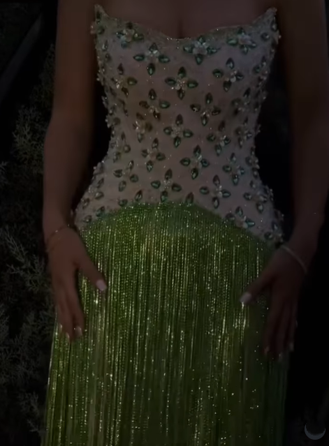 Robe de bal longue verte magnifique et exquise ornée de perles nv5324