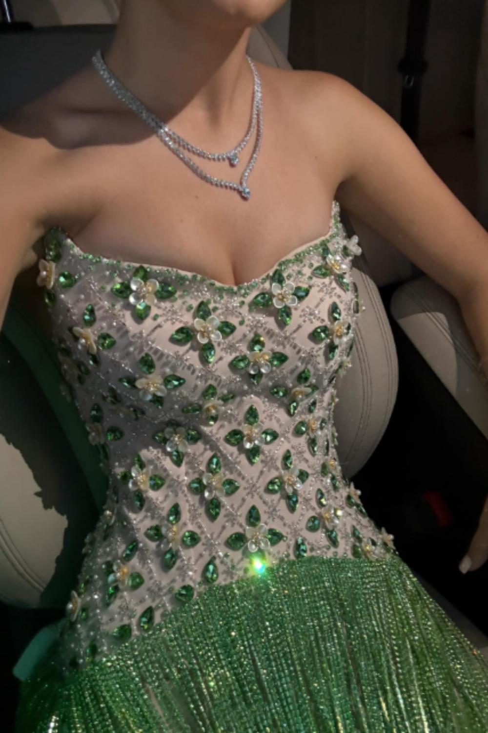 Robe de bal longue verte magnifique et exquise ornée de perles nv5324