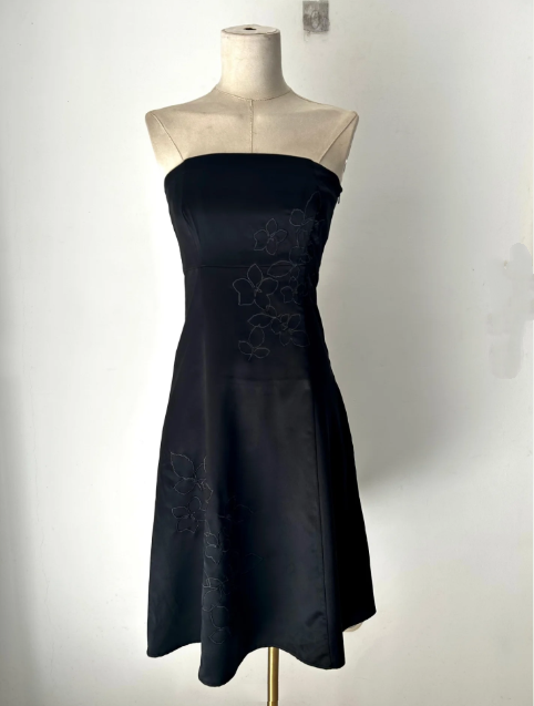 NiceVestidos--Black Floral Short Satin Homecoming Dress Nv5579