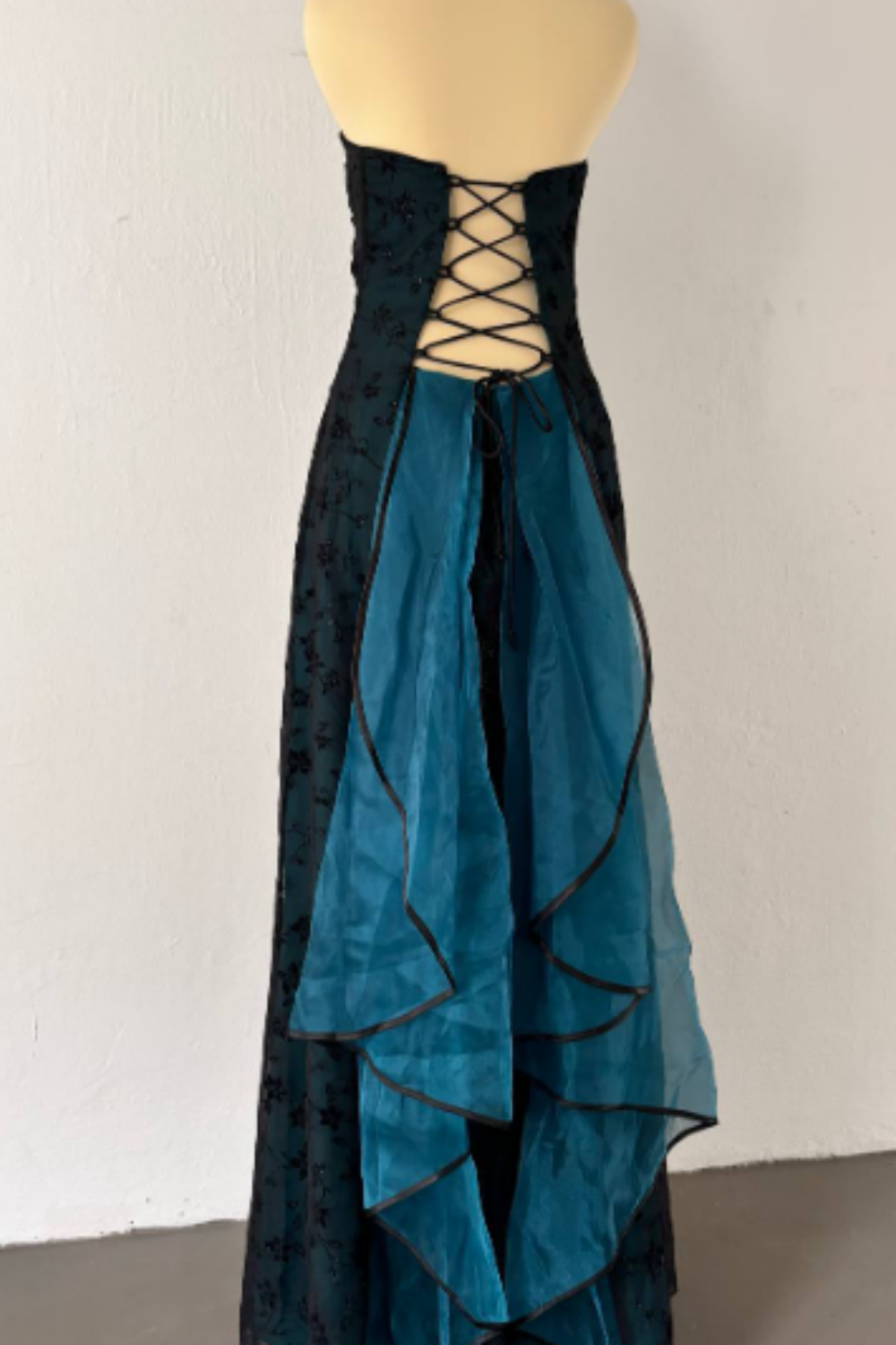 NiceVestidos - Dunkelgrünes Vintage-Ballkleid mit exquisitem Blumenmuster und langem Chiffon, Heimkehrkleid, Feenkleid, Nv5587