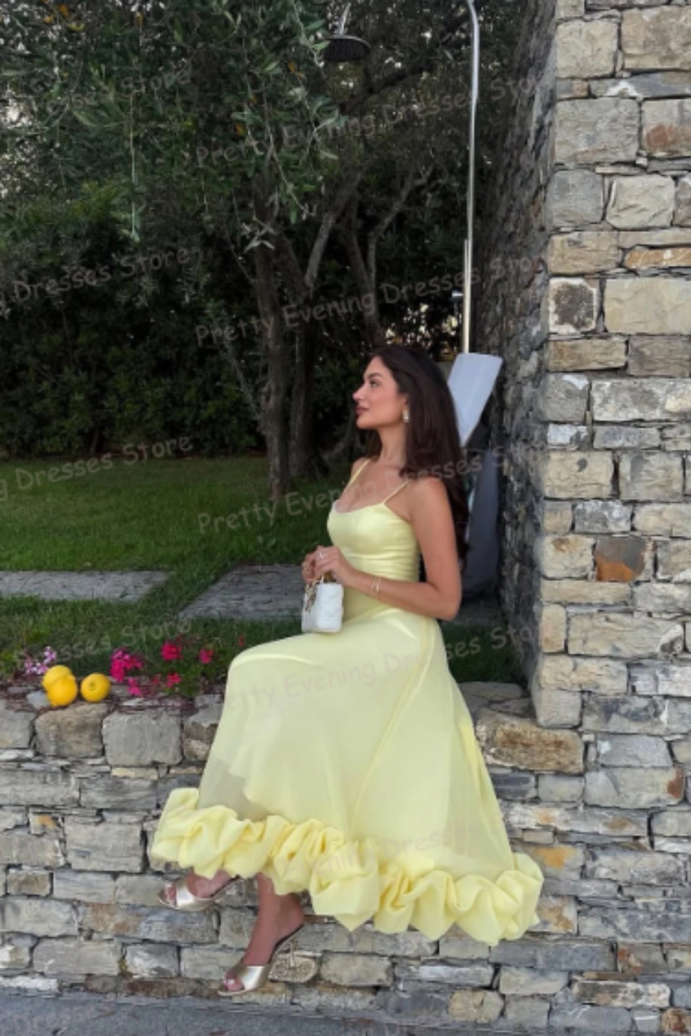 NiceVestidos - Robe de soirée midi élégante à fines bretelles et ourlet volanté, jaune clair, style français, NV5902