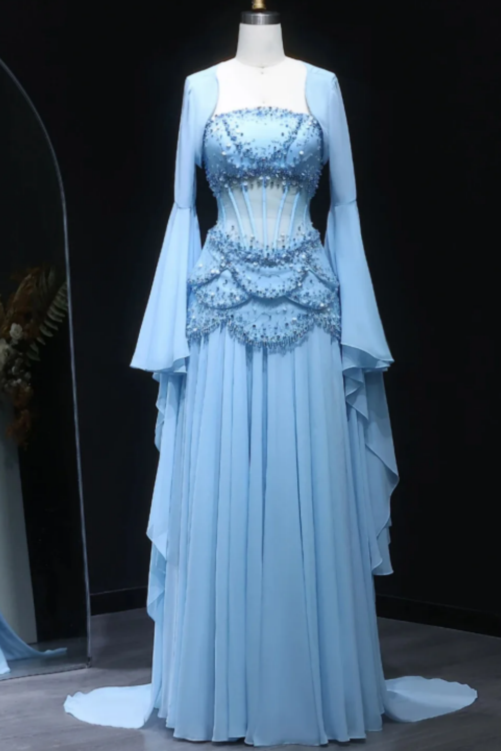 Fairy Luxury Court Style Hellblaues, perlenbesetztes, transparentes Abendkleid mit Schleppe – Hochzeits- und Ballkleid im Ozean-Stil NV6382