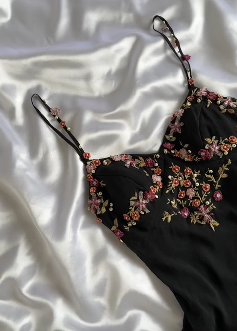 NiceVestidos - Robe de soirée courte/mi-longue à imprimé floral noir nv5461