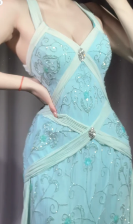 NiceVestidos – Vintage-Abendkleid, exquisit blau, elegant und mit Perlen besetzt. NV5983