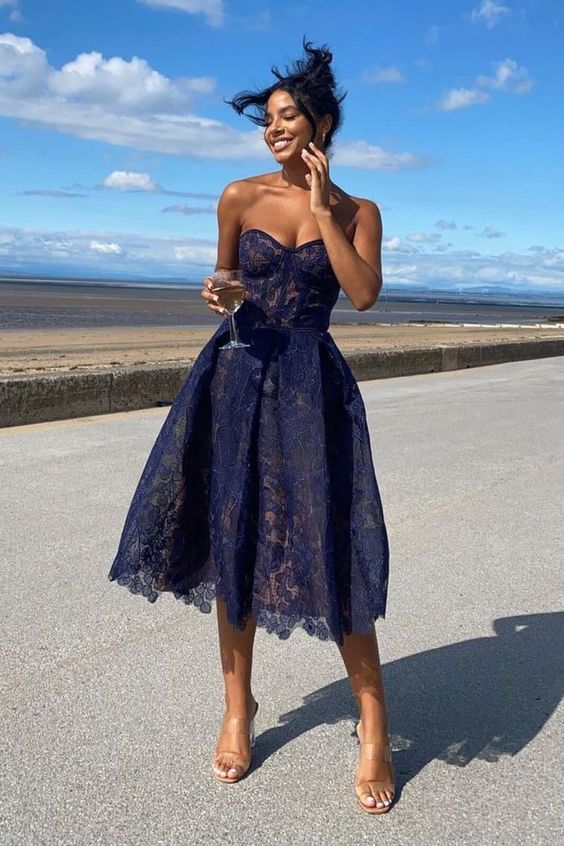 Dunkelblaues Homecoming-Kleid aus Spitze mit herzförmigem Ausschnitt und kurzem Ballkleid nv1127