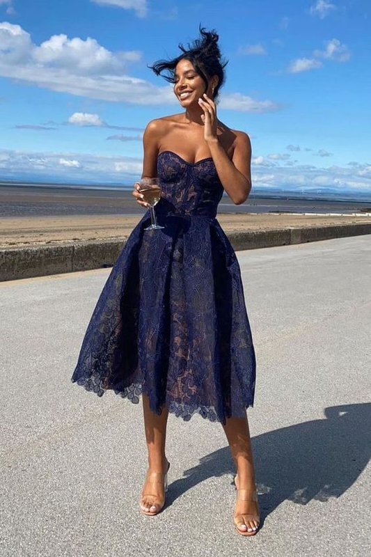Dunkelblaues Homecoming-Kleid aus Spitze mit herzförmigem Ausschnitt und kurzem Ballkleid nv1127