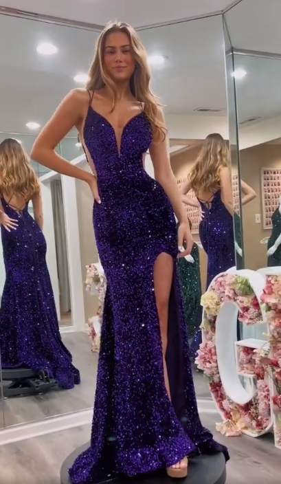 Lila Ballkleid mit Spaghettiträgern und Schlitz, Pailletten, nv1108