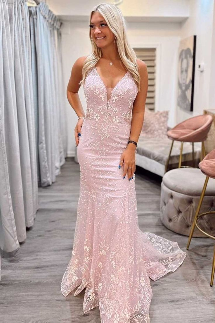 Robe de bal longue en dentelle rose à col en V et dos nu avec sirène nv1137