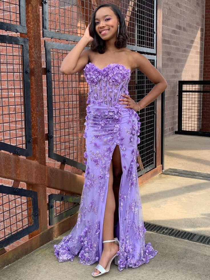 Robe corset longue ajustée sans bretelles avec décolleté en cœur et fleurs 3D nv1276