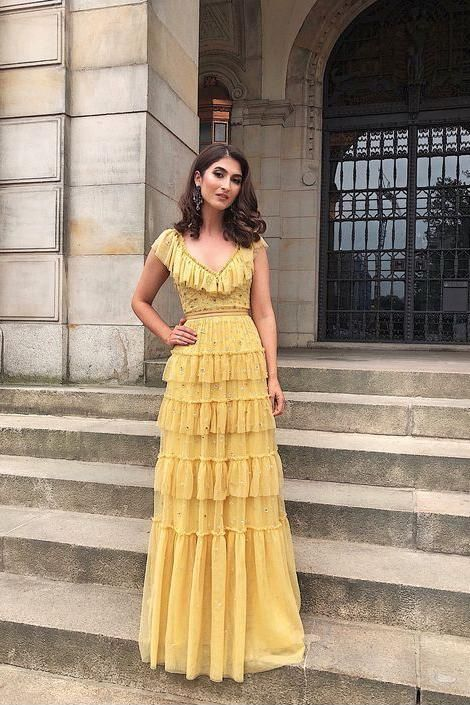 Robe de bal jaune en tulle à volants et col en V, longueur au sol, unique nv1167