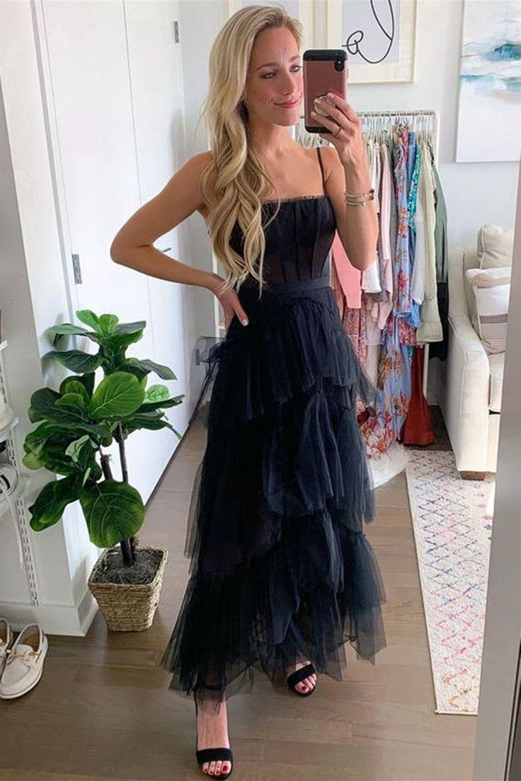 Elegantes langes Ballkleid aus schwarzem Tüll mit offenem Rücken und mehreren Lagen, formelles Abendkleid aus schwarzem Tüll für den Abschluss nv1288