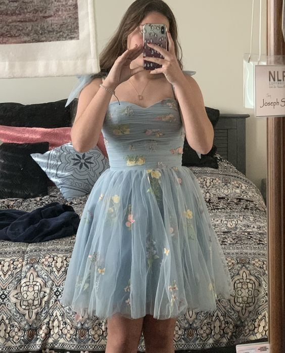 Kurzes Homecoming-Kleid mit Tüll-Blumenstickerei nv1257