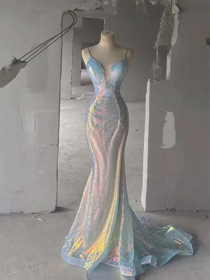Farbenfrohes, glänzendes, elegantes V-Ausschnitt-Spaghettiträger-langes Meerjungfrau-Abendkleid im bodenlangen Schleppe-Ballkleid-Stil nv1199