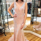 Robe longue de soirée sirène à paillettes irisées roses avec décolleté plongeant en V et dos nu nv1147