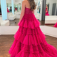 Robe de bal longue en tulle fuchsia à plusieurs couches et à appliques sans bretelles nv1290