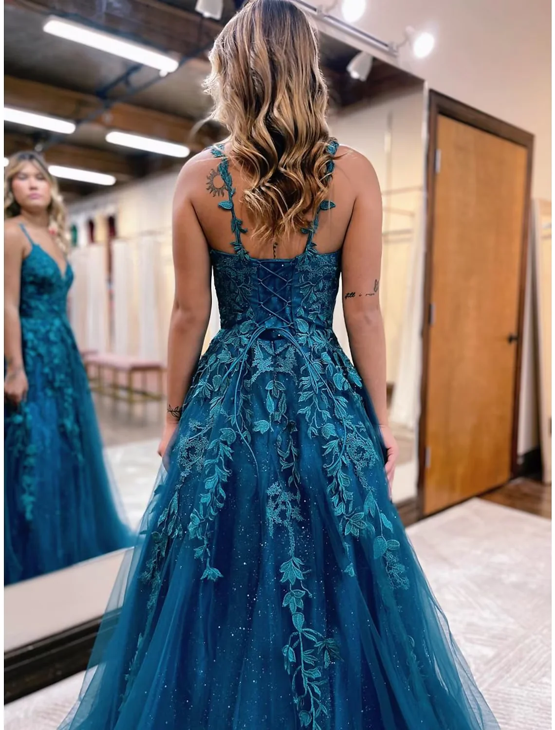 Ballkleid, funkelndes A-Linien-Ballkleid, formelles Kleid mit V-Ausschnitt und Glitzerapplikationen nv1065