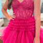 Robe de bal longue en tulle fuchsia à plusieurs couches et à appliques sans bretelles nv1290