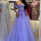 Elegantes langes lila A-Linien-Ballkleid mit schulterfreiem ärmellosem Hals und Spitze nv1316