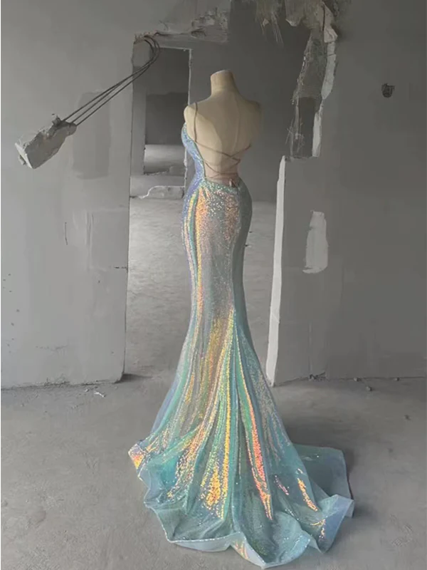 Farbenfrohes, glänzendes, elegantes V-Ausschnitt-Spaghettiträger-langes Meerjungfrau-Abendkleid im bodenlangen Schleppe-Ballkleid-Stil nv1199