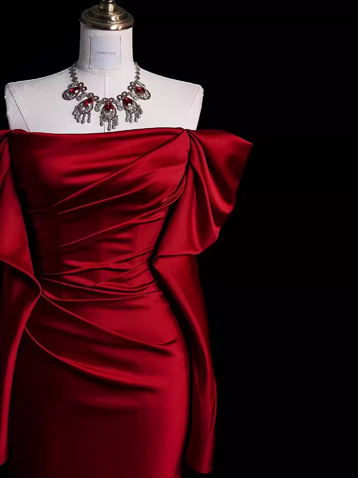 Robe de bal longue en satin bordeaux à épaules dénudées et sirène nv1552