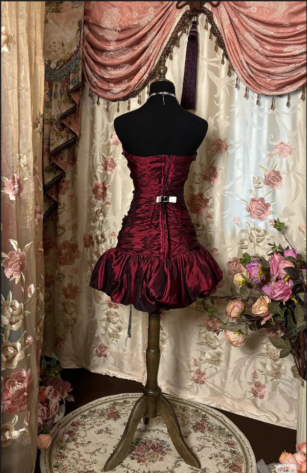 NiceVestidos - Kurzes, formelles Heimkehrkleid aus rotem Satin mit Blumenmuster, Hoco Gown nv5495