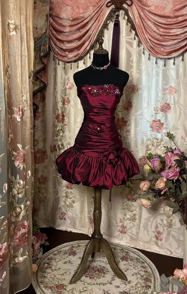 NiceVestidos - Kurzes, formelles Heimkehrkleid aus rotem Satin mit Blumenmuster, Hoco Gown nv5495