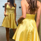 Einfaches rückenfreies langes Ball-/Homecomingkleid aus gelbem Satin mit V-Ausschnitt, rückenfreies formelles Abendkleid in Gelb für die Abschlussfeier nv1514