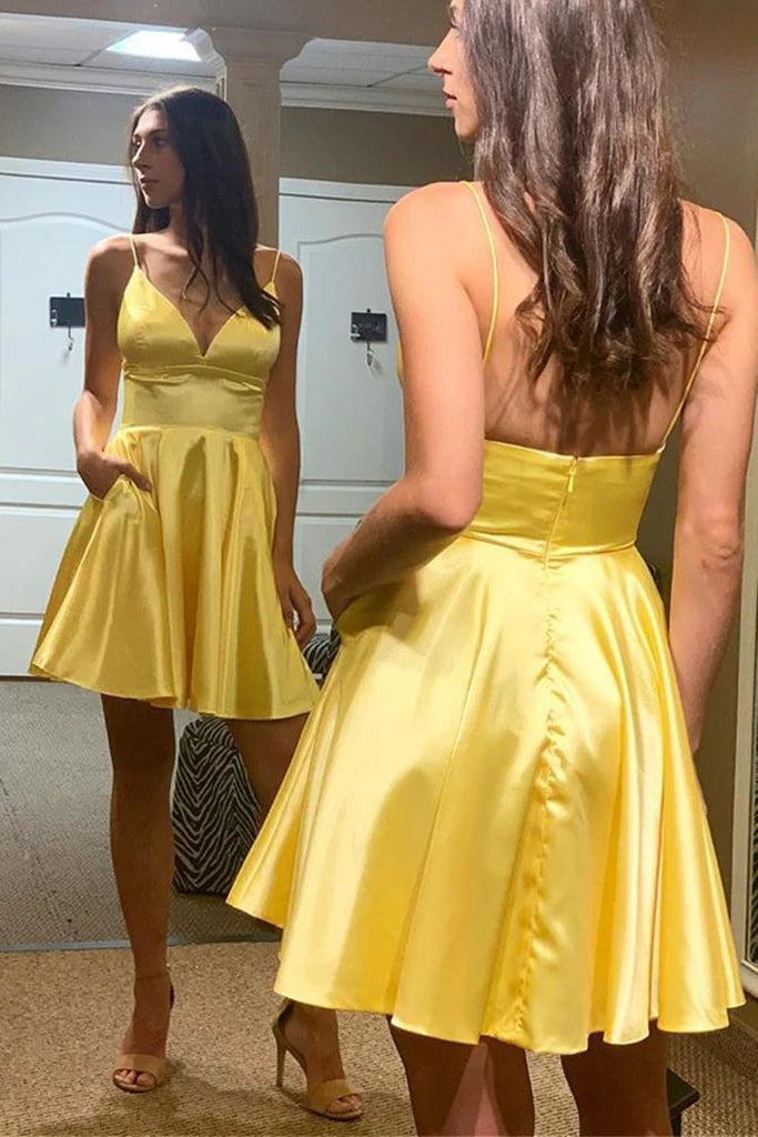 Einfaches rückenfreies langes Ball-/Homecomingkleid aus gelbem Satin mit V-Ausschnitt, rückenfreies formelles Abendkleid in Gelb für die Abschlussfeier nv1514