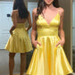 Einfaches rückenfreies langes Ball-/Homecomingkleid aus gelbem Satin mit V-Ausschnitt, rückenfreies formelles Abendkleid in Gelb für die Abschlussfeier nv1514