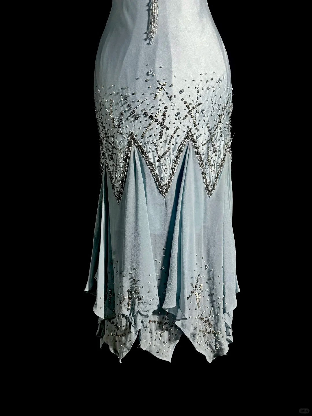 Robe de soirée courte en satin bleu brume, faite à la main, avec perles, exquise et magnifique, robe de bal, robe de soirée, robe de fête d'anniversaire, nv4719