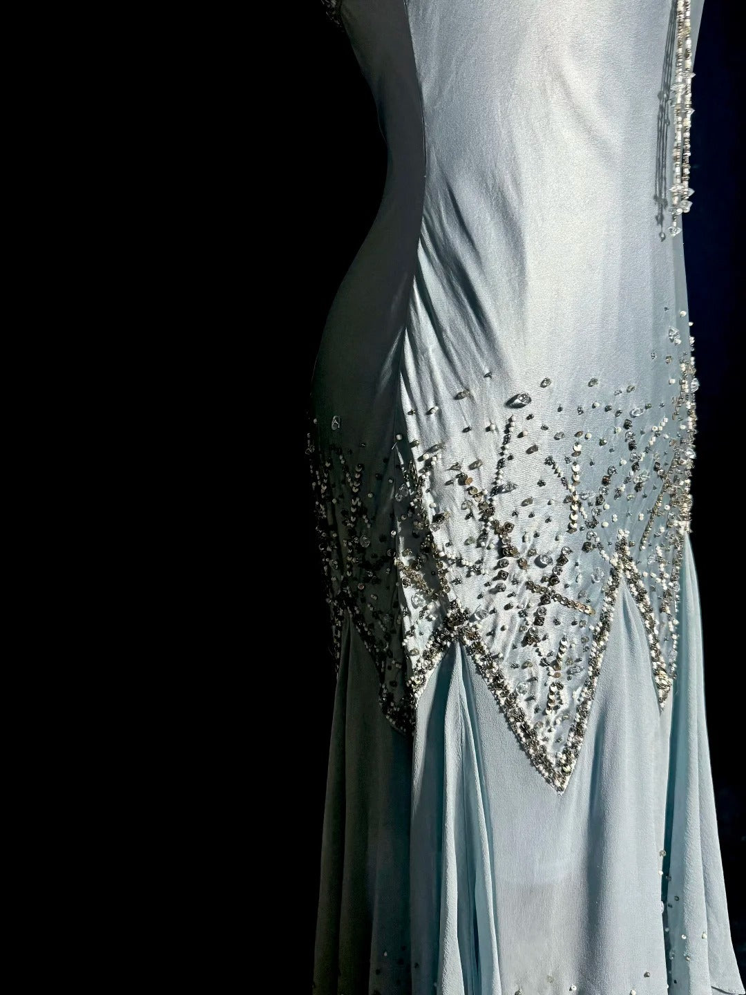 Robe de soirée courte en satin bleu brume, faite à la main, avec perles, exquise et magnifique, robe de bal, robe de soirée, robe de fête d'anniversaire, nv4719