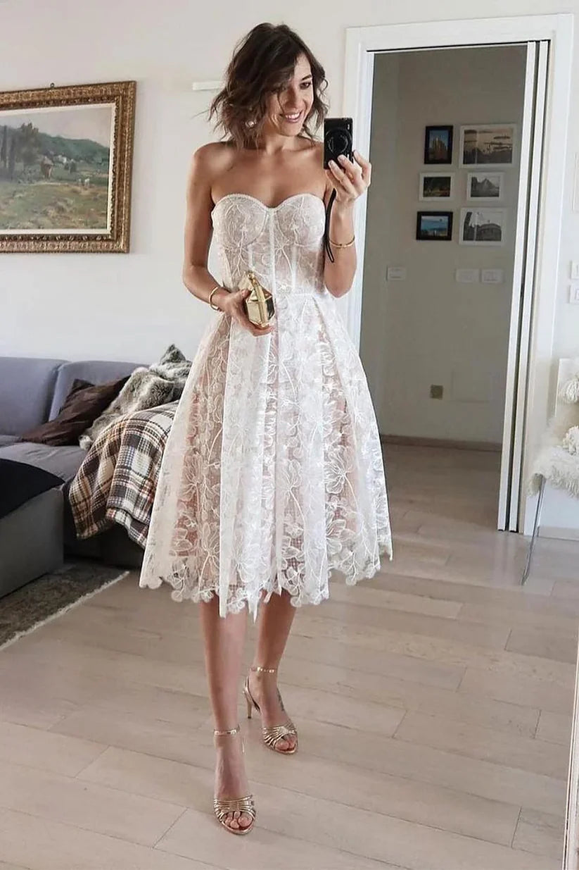 Weißes kurzes Homecoming-Kleid mit herzförmigem Ausschnitt und schulterfreiem Cocktailkleid nv1746