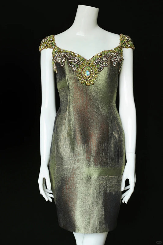 🌿Moosgrünes, kurzes Satin-Heimkehrkleid mit Perlen, Geburtstagskleid nv5141