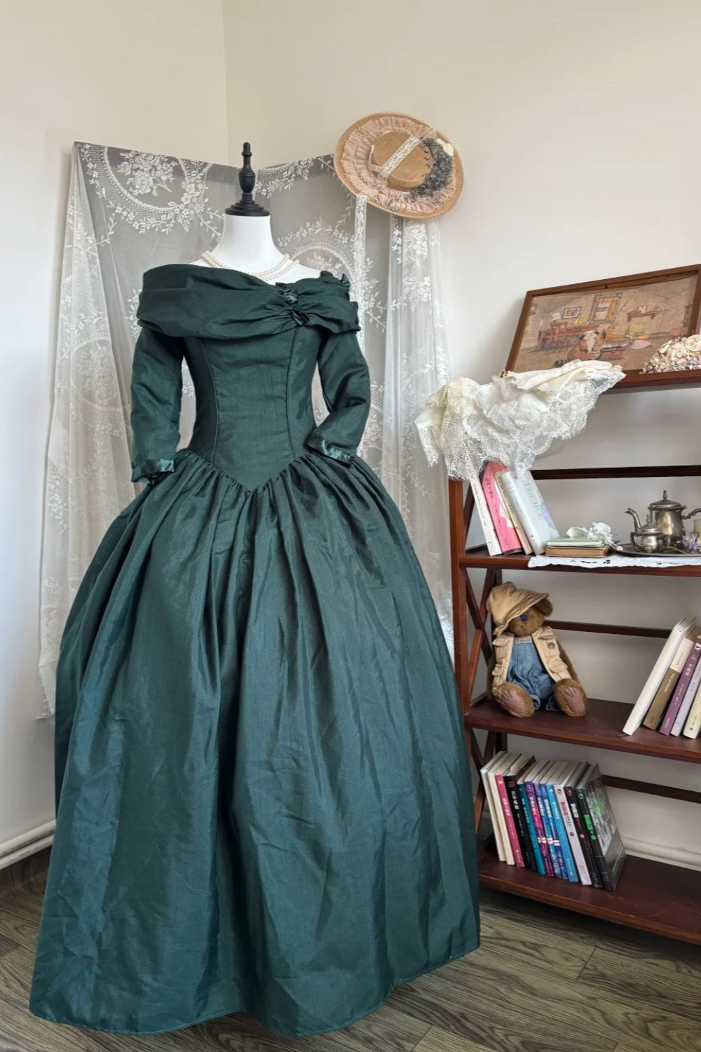 Viktorianisches Ballkleid im Retro-Stil, dunkelgrün, schulterfrei, mit Puffärmeln – Mottoball- und Cosplay-Kleid NV6364