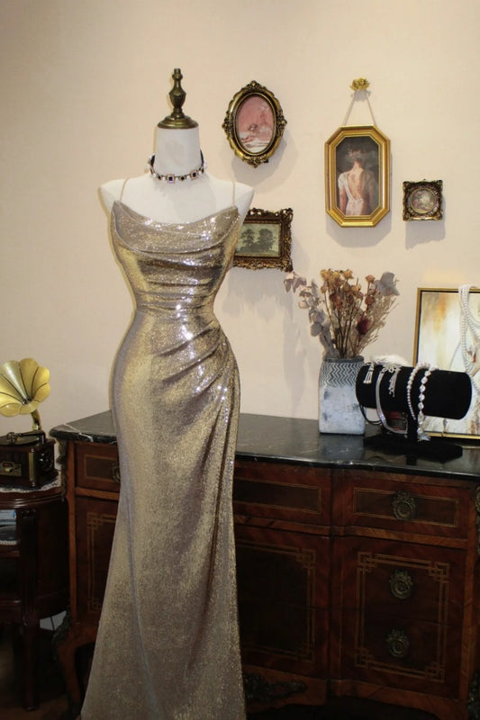 Goldfarbenes Pailletten-Maxi-Abendkleid mit One-Shoulder-Ausschnitt, tailliert, NV6547