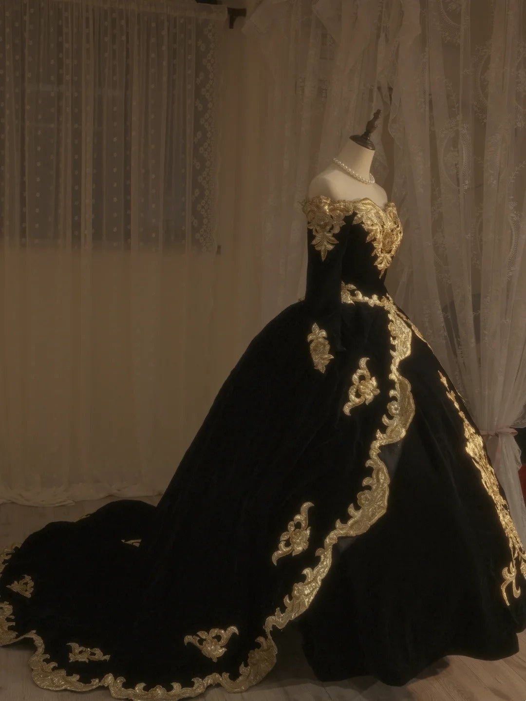 NiceVestidos – Vintage-Kleid, golden, hervorragend, erstklassig, hinreißend, handbestickt, mit vielen Perlen besetzt, romantische Fantasie, Barockzeit, prächtiges Hochzeitskleid, Ballkleid NV5854