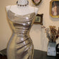 Goldfarbenes Pailletten-Maxi-Abendkleid mit One-Shoulder-Ausschnitt, tailliert, NV6547