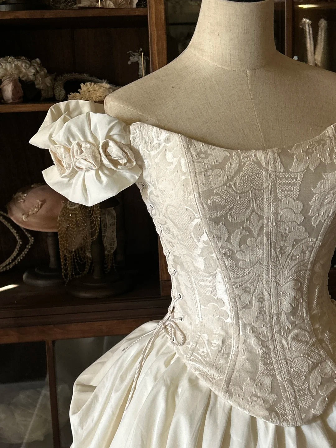 Robe de soirée longue en satin blanc ivoire à volants floraux, élégante et magnifique, robe de mariée nv4441